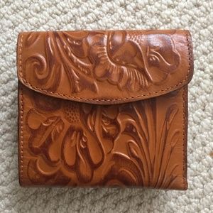 NWT Patricia Nash Hand Tooled Leather Wallet